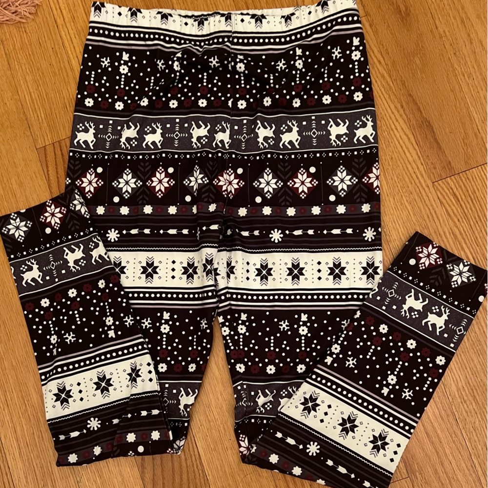 Reindeer Leggings (Black/Maroon/White Colors)